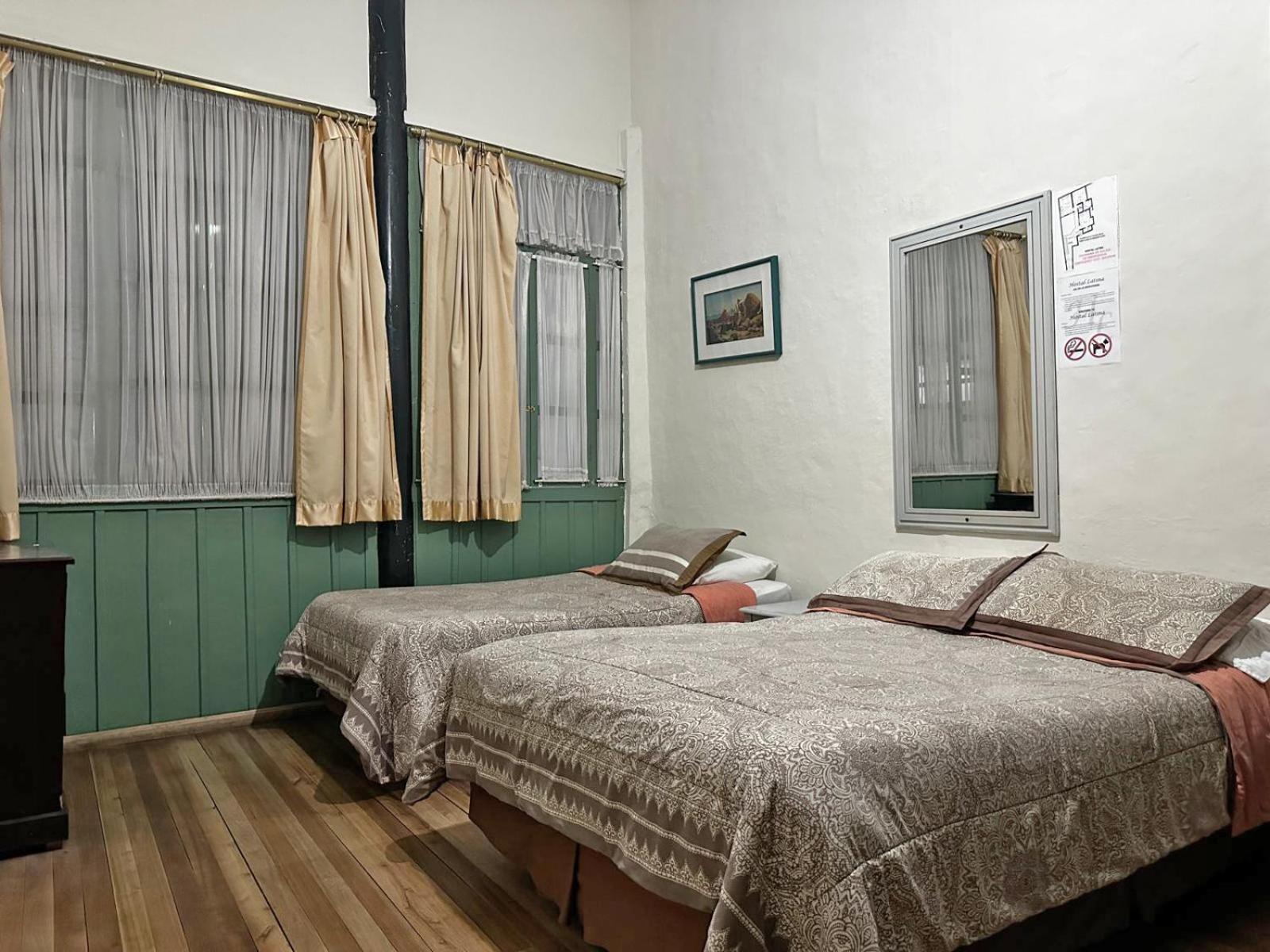 Hostal Latina Cuenca Exterior photo